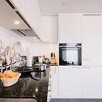 Moench In See- Und Bergnaehe, Modern, Mit Balkon, 4 Gaeste *