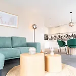 Moench In See- Und Bergnaehe, Modern, Mit Balkon, 4 Gaeste *