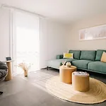 Moench In See- Und Bergnaehe, Modern, Mit Balkon, 4 Gaeste *