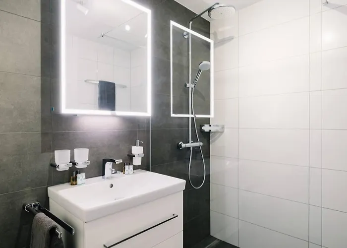 Moench In See- Und Bergnaehe, Modern, Mit Balkon, 4 Gaeste